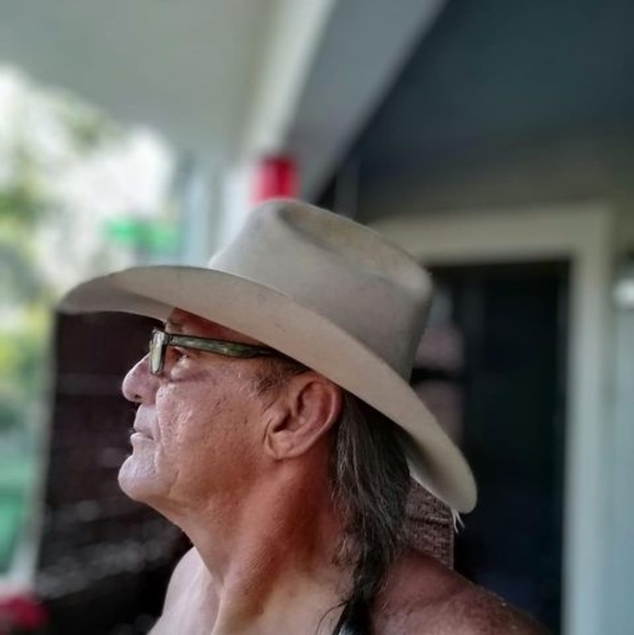 Meet your Posher, Curtis - Picture 1 of 1